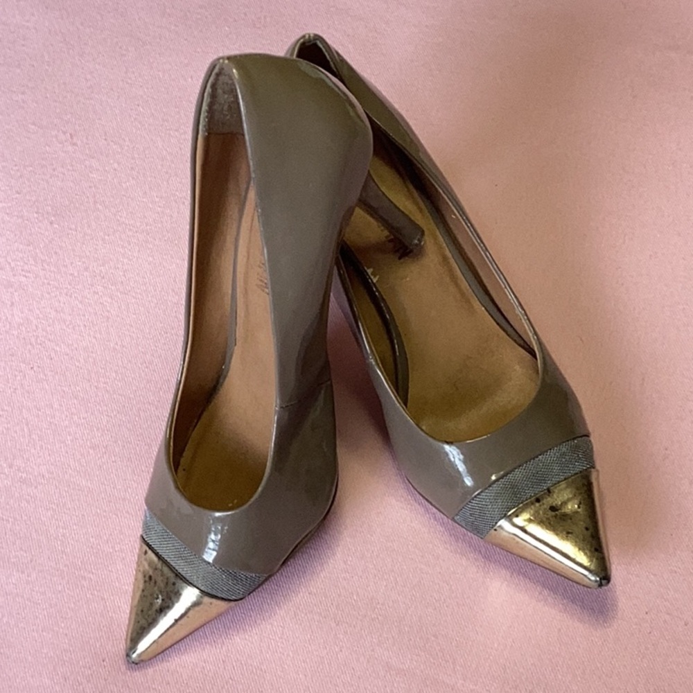 FINAL SALE PRICE Cosmopolitan 3-Tone Heels in Size 6M
